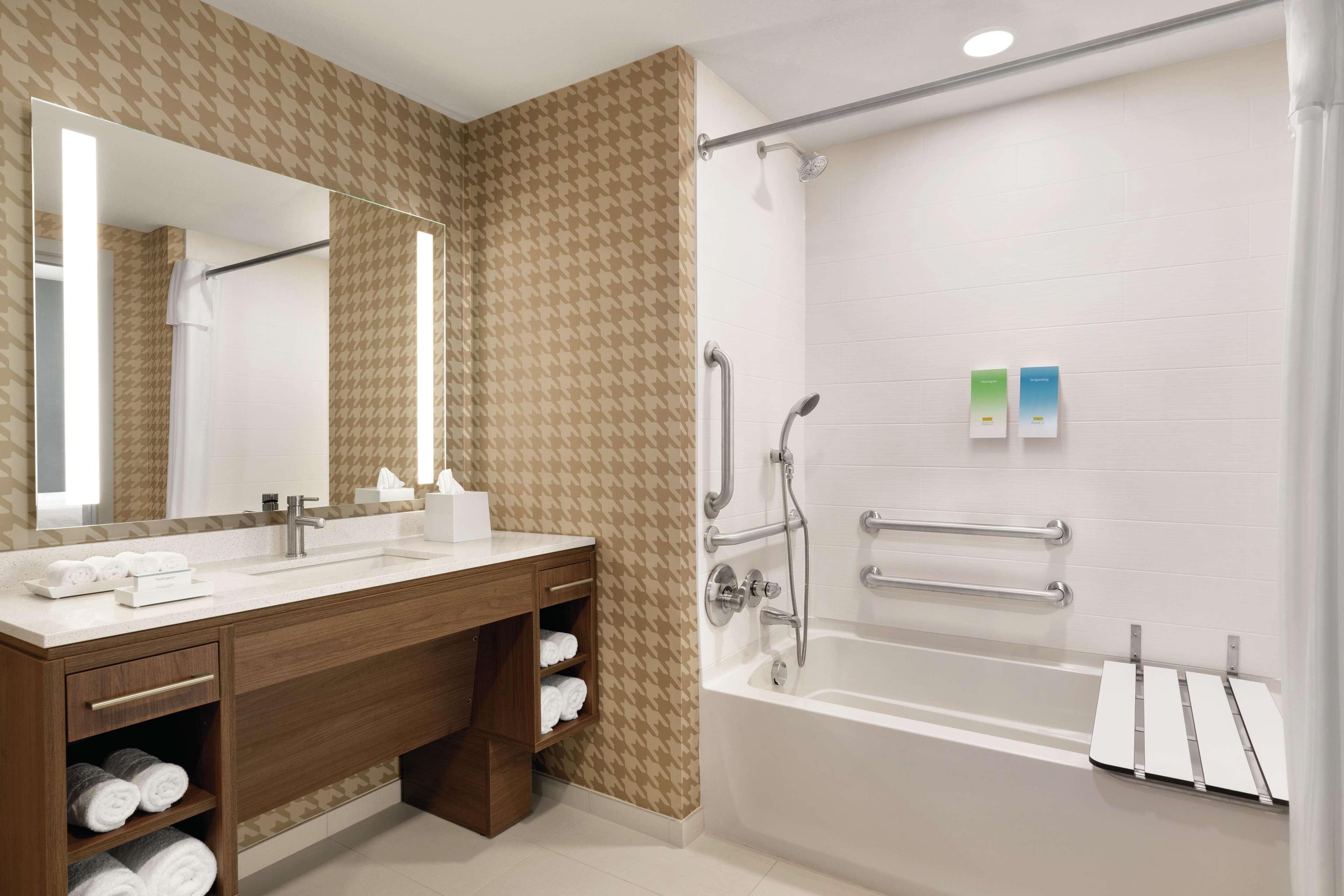Home2 Suites By Hilton Lancaster Rohrerstown Buitenkant foto